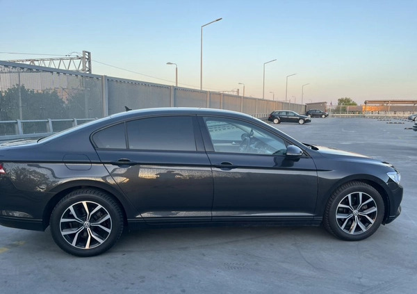Volkswagen Passat cena 67900 przebieg: 67000, rok produkcji 2019 z Siedlce małe 67